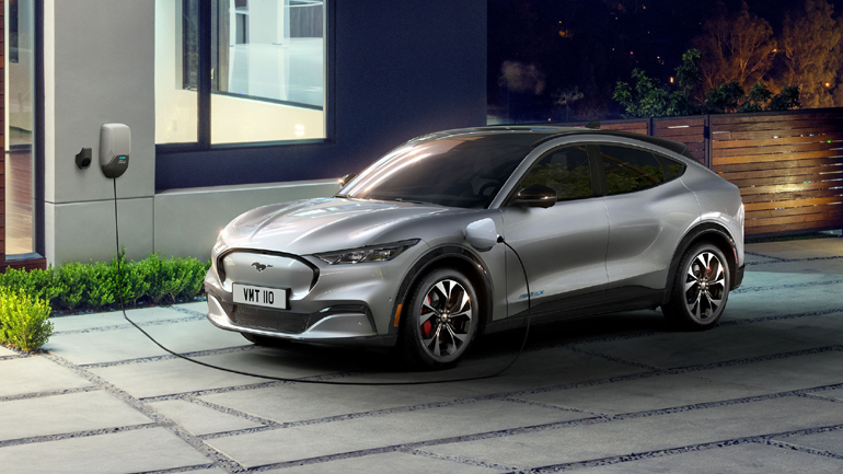 Πέντε χρόνια δωρεάν φόρτιση για τους κατόχους της Ford Mustang Mach-E